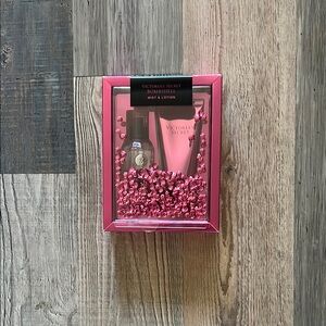 NWT Victoria Secret Bombshell Fragrance Set OS